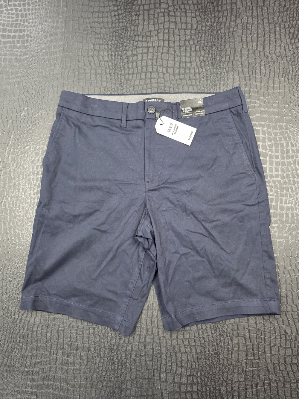 NWT Express Hyper Stretch Temp Control Flat Front Shorts Blue Size 32